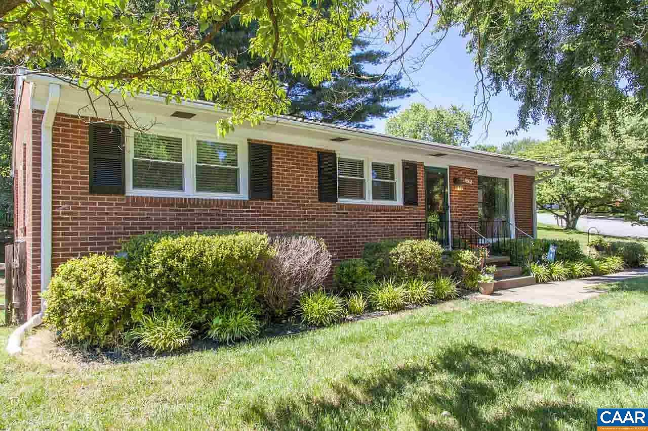 2235 Banbury St photo 1