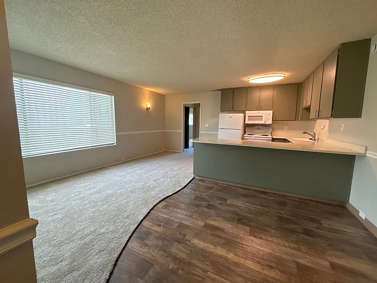Near Everything, All Amenities! 1616 Q Street, Camellia Court Apartments — Photo 3