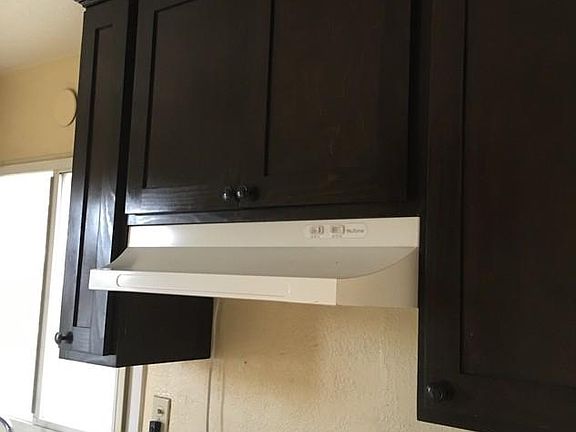 4th image of 1172 N Mayfield Ave APT C