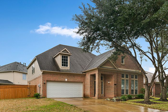 1st image of 2711 Five Oaks Dr