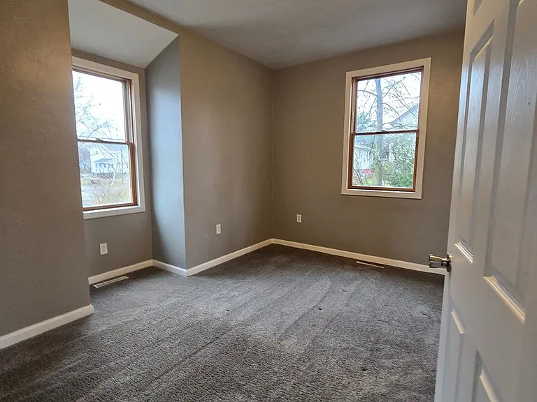1723 Rebecca St — Photo 13