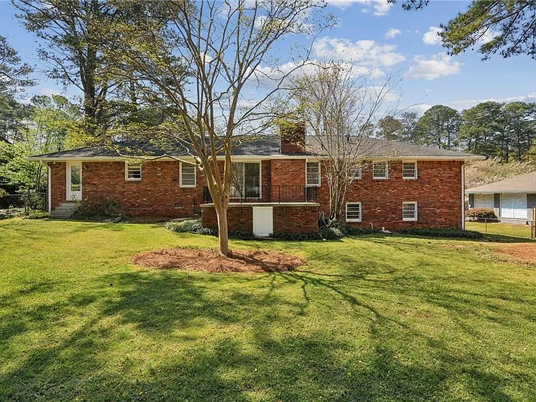 2888 Bonanza Dr — Photo 33