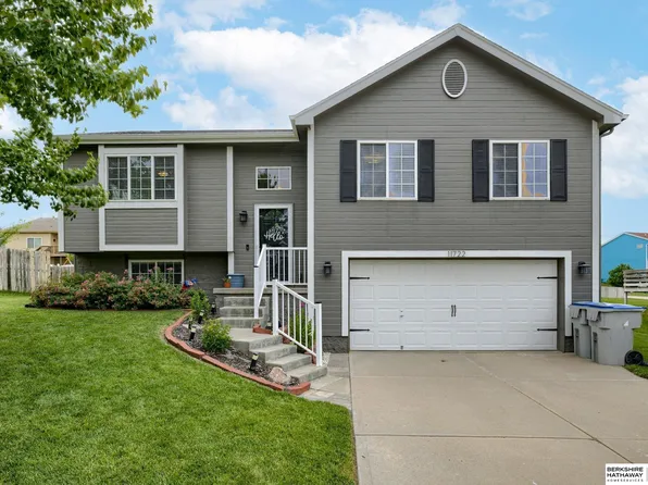 11722 Willow Park Dr, Gretna, NE 68028