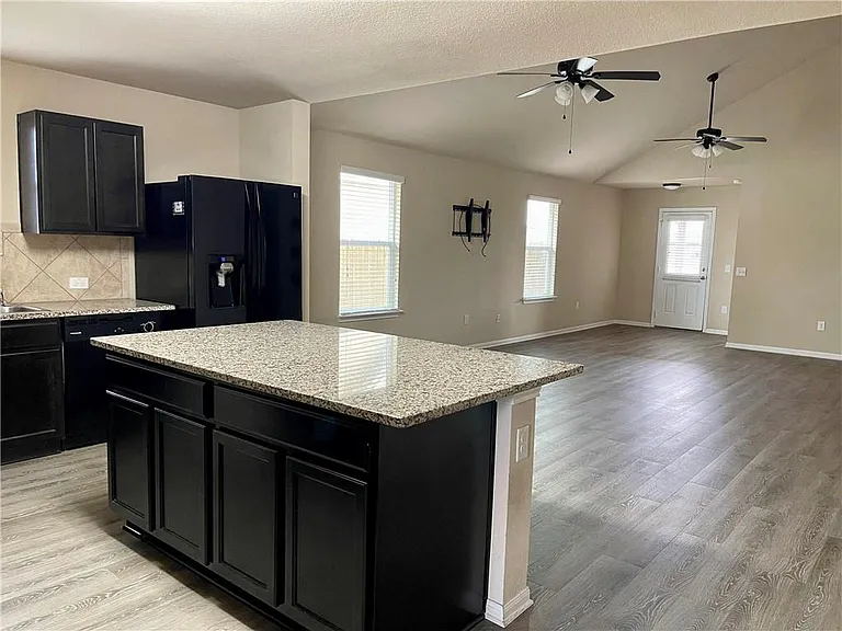 222 Camellia Dr — Photo 9