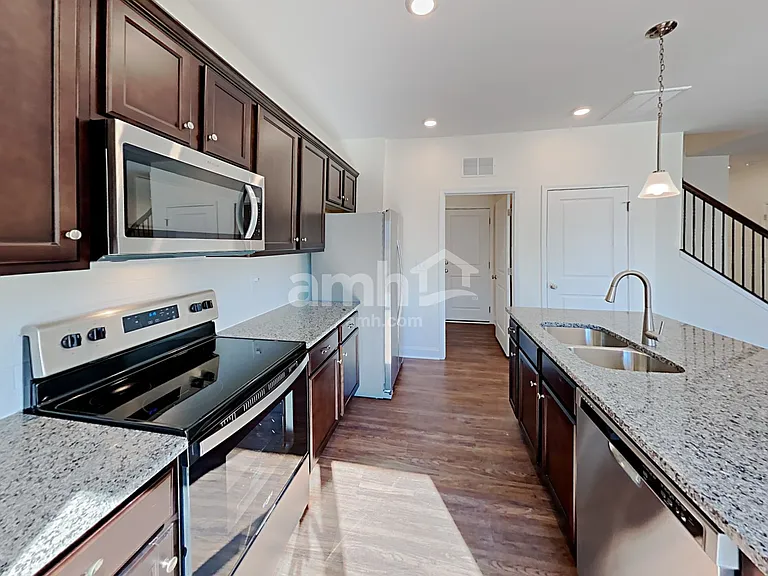 3235 Brierhill Rd — Photo 3