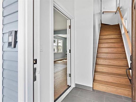 4th image of 76 Crotona Ave APT 1
