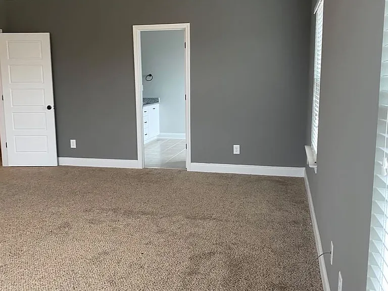 921 Burlington Dr — Photo 32