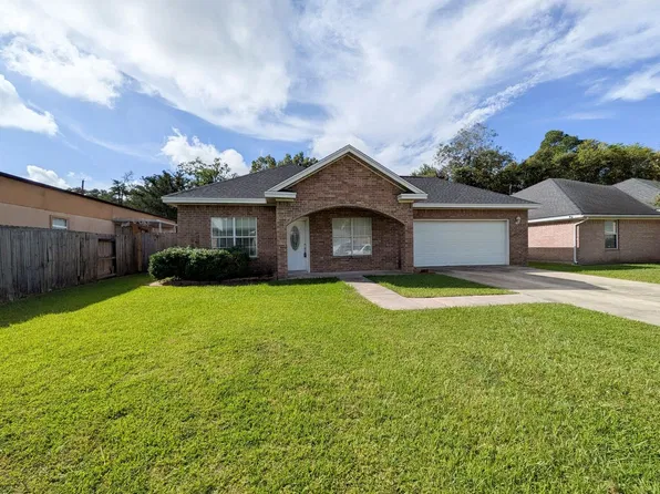 8845 Anna Ln, Beaumont, TX 77707