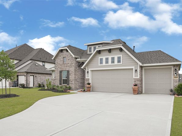 14818 Augusta Ave, Mont Belvieu, TX 77523