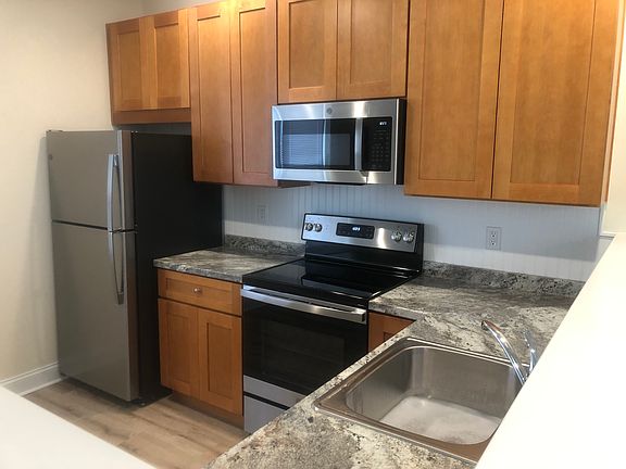 2nd image of 180 Penn St #8