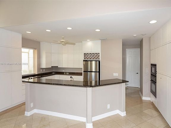 5th image of 2715 Oakmont Ct