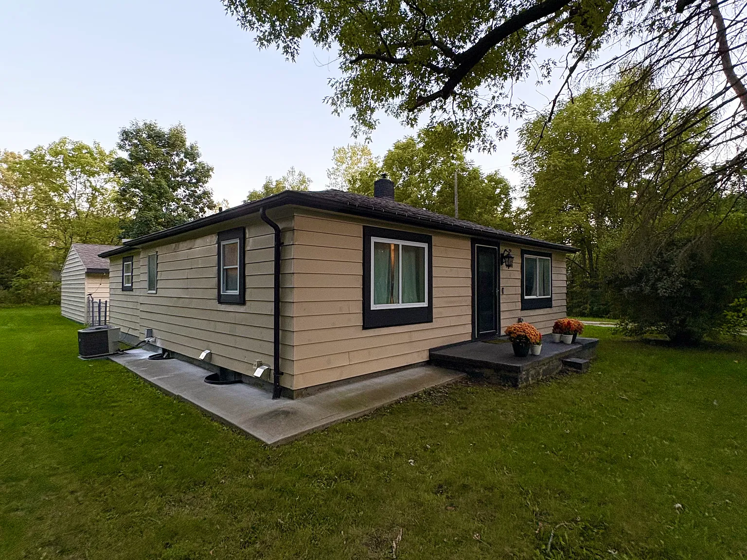 2 bed, 1115 sqft, $1,550 — Photo 3