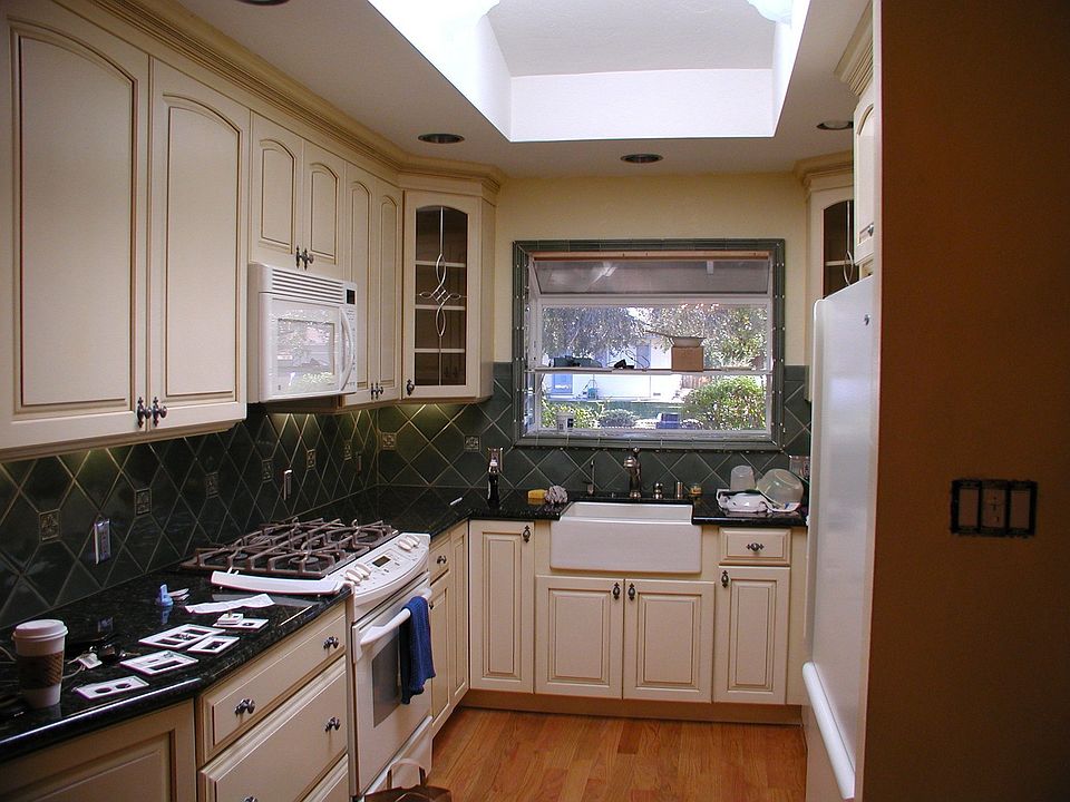 Bright Lovely Kitchen