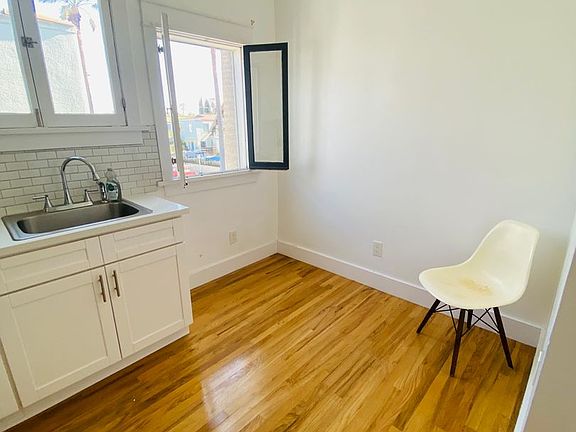 5th image of 1672 S Harvard Blvd #6
