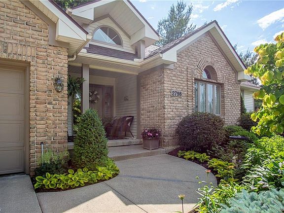 3rd image of 2798 Valley Dr