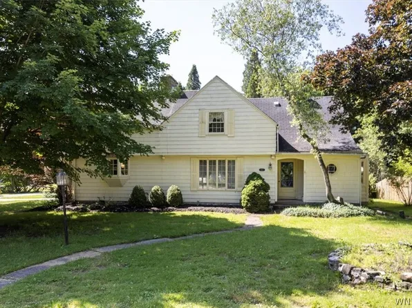 8663 Howard Dr, Williamsville, NY 14221