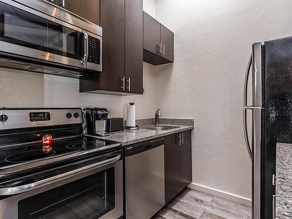 2nd image of 3036 N 32nd St Unit 308