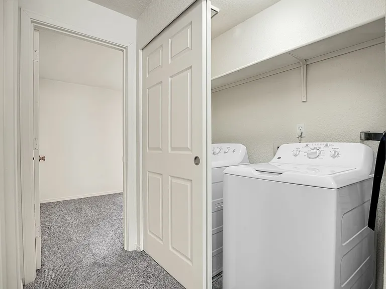 PARKGROVE APARTMENTS — Photo 17