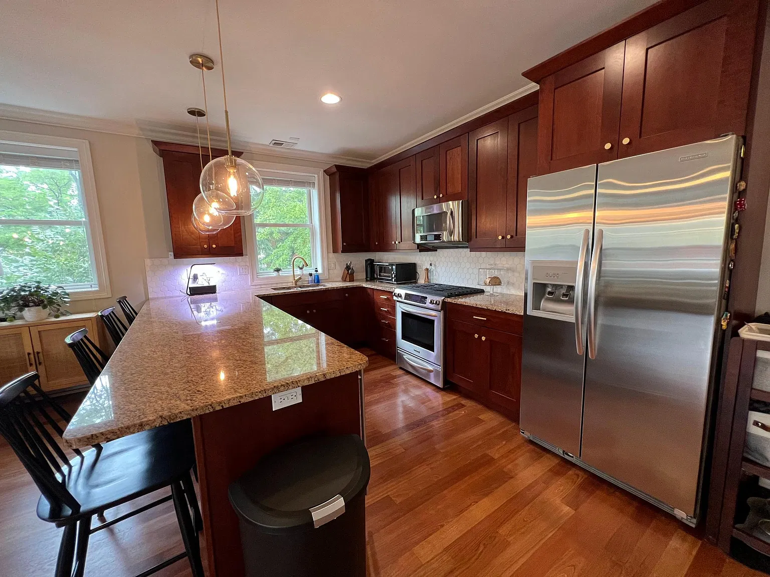 2 bed, 1300 sqft, $4,000 — Photo 3