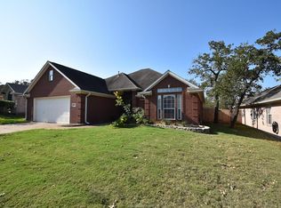 3106 Pleasant Forest Dr, College Station, TX 77845