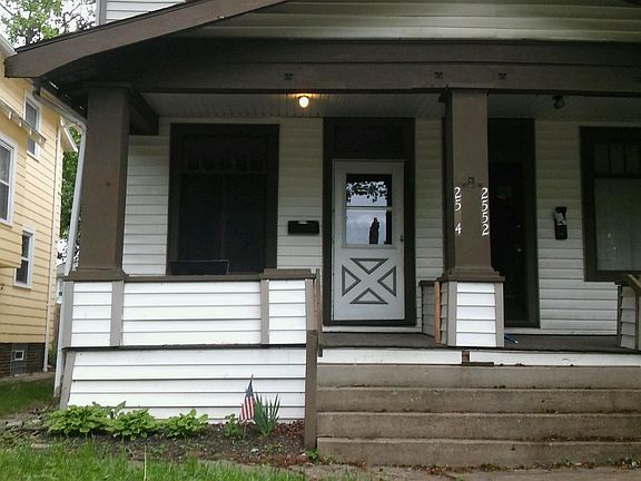 2nd image of 2554 Glenmawr Ave