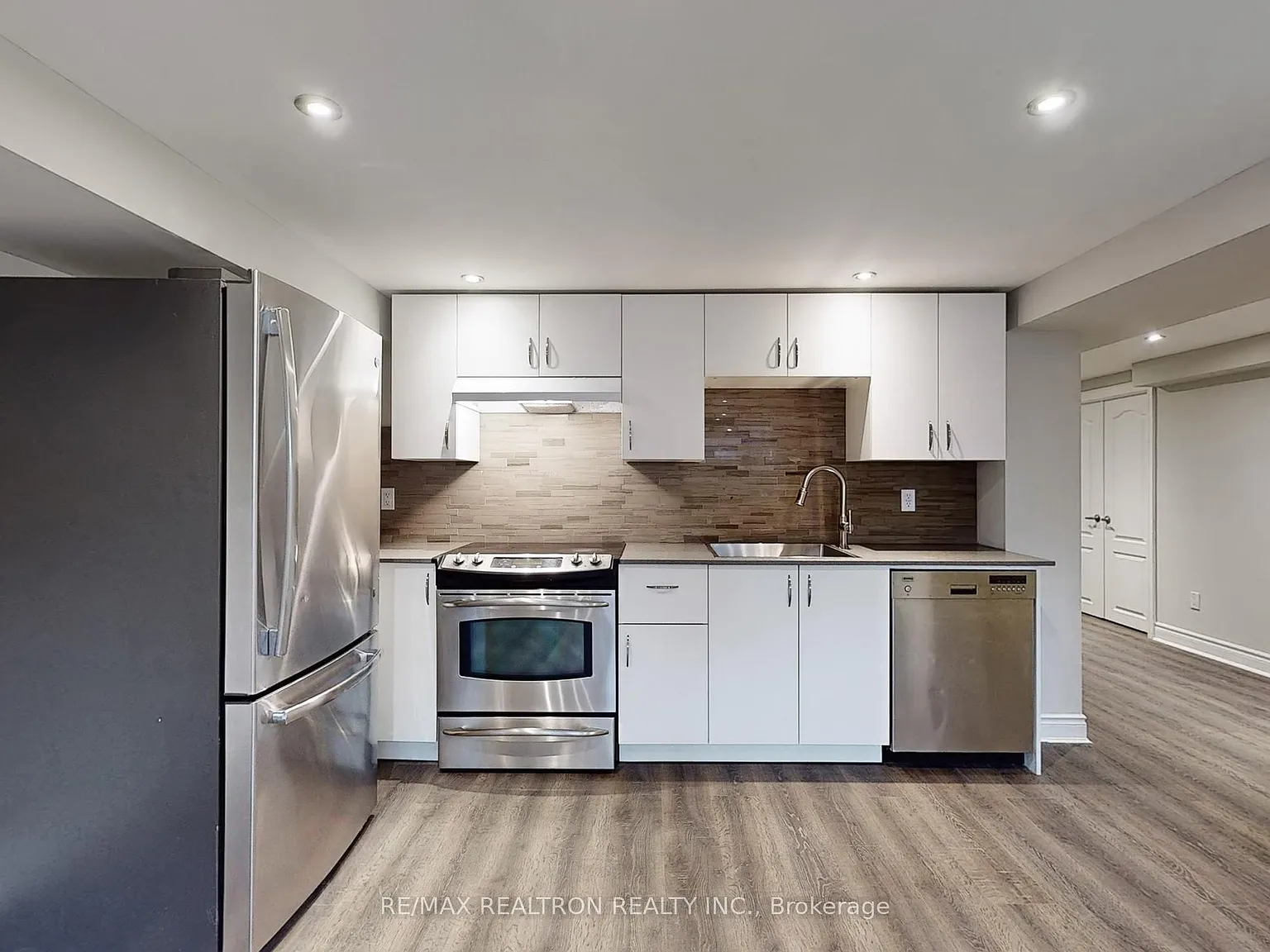 2 bed, $1,800 — Photo 4