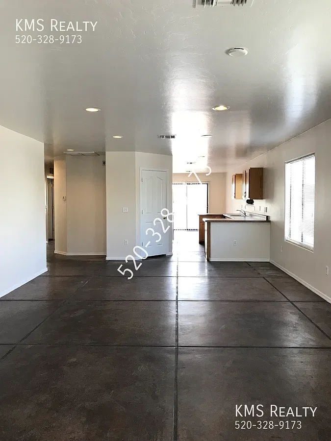 3bedroom 2 Baths House - 6th Ave. & Elvira Road Owner/Agent — Photo 3