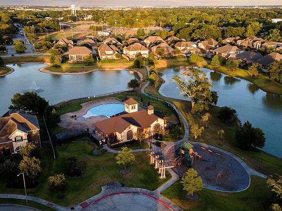 5th image of 6715 Arrowbrook Cove Ln