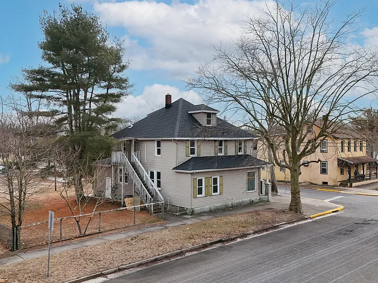 200 Saint Louis Ave #202 — Photo 6