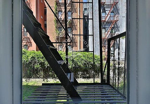 5th image of 157 E 106th St APT 2