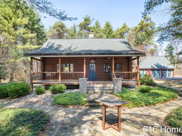 8915 Jewell Ave NE, Comstock Park, MI 49321