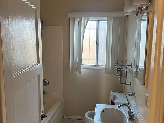 5th image of 779 W Markland Dr