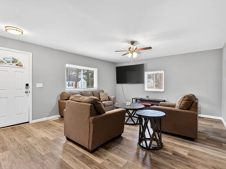 7778 Folk Ave — Photo 5