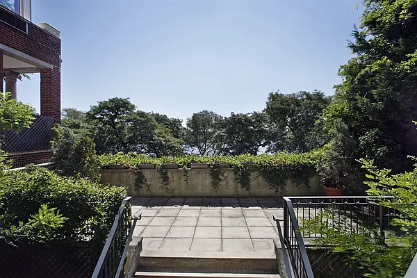 Sold by Corcoran | media 23