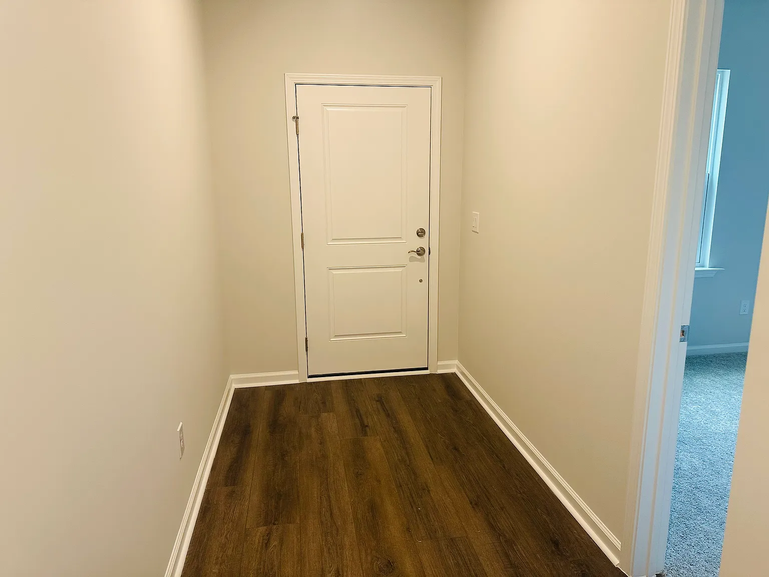 4 bed, 3.5 bath, 2100 sqft, $2,595 — Photo 4