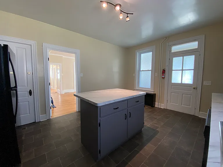 25 E North St — Photo 11