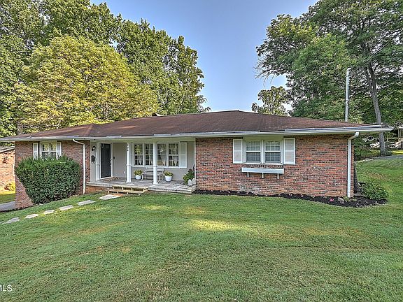 2nd image of 108 Oak Ln