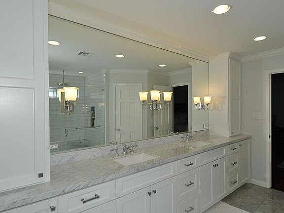 3rd image of 10223 Meadow Lake Ln
