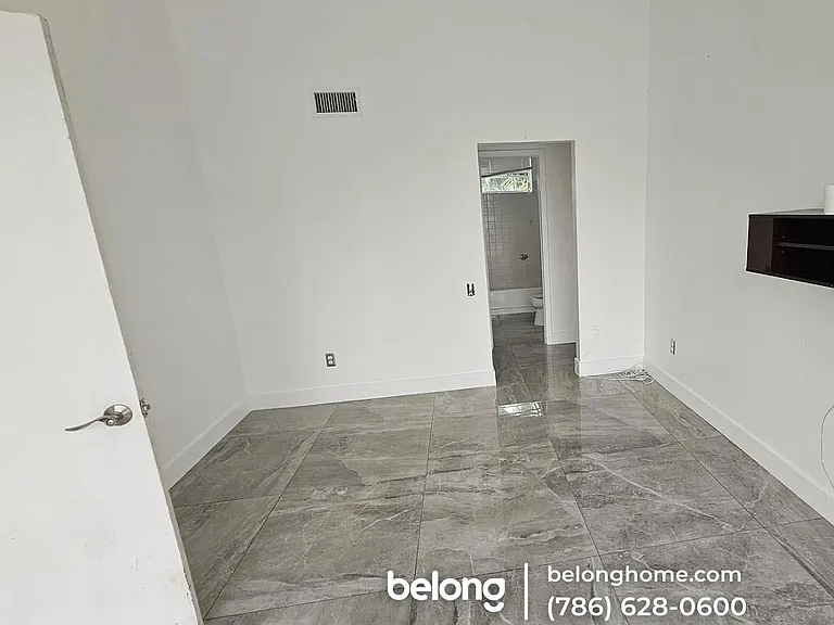7130 SW 112th Ct — Photo 4
