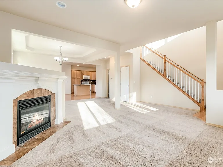 18240 97th Avenue Ct E — Photo 3