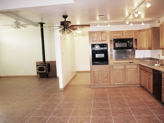 5th image of 3763 Woodbine Way