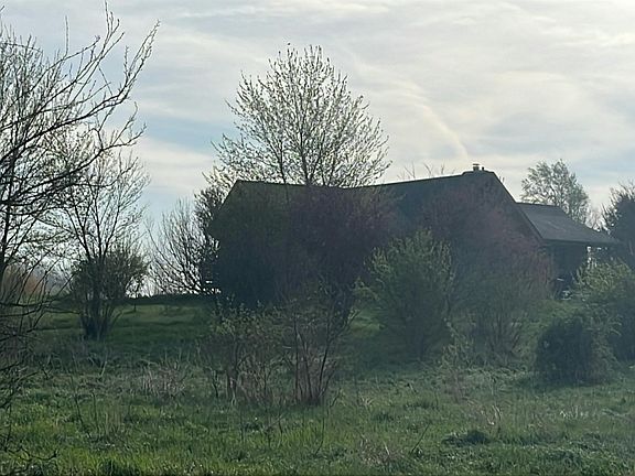 3rd image of 976 Paw Rd
