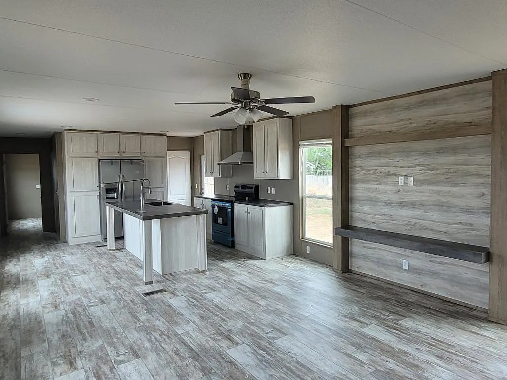 3 bed, 1200 sqft, $1,325 — Photo 4