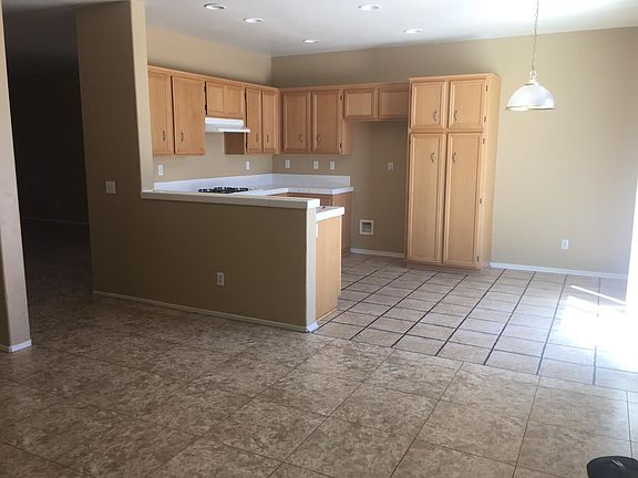 3rd image of 12741 Biscayne Ave