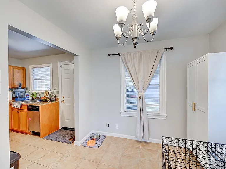 4311 Ione St — Photo 12