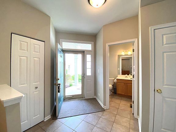 5th image of 2518 Looking Glass Ct Unit 2518