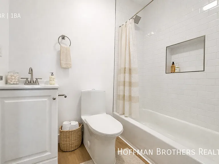 1550 2nd Ave #7 — Photo 4