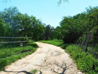 1590 McCauley Rd, Floresville, TX, 78114