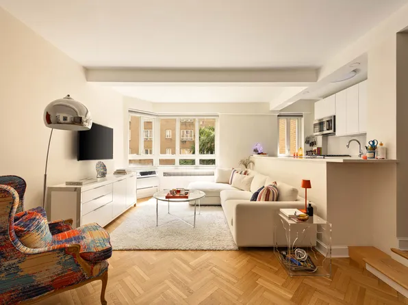 333 West 57th Street image 1 of 11
