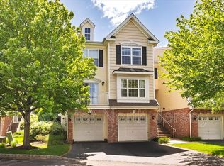 8 Boatworks Dr, Bayonne, NJ 07002